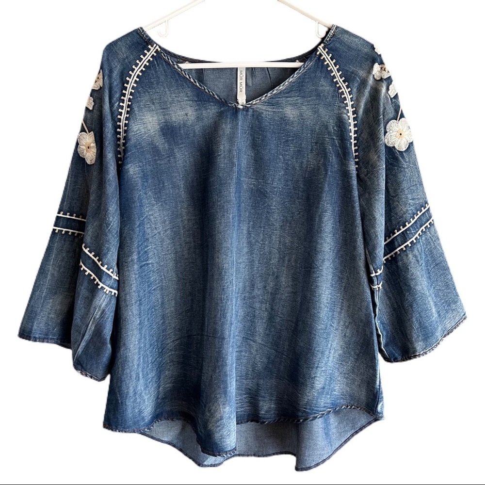Mür Mür Distressed Chambray Womens Top Size M Embroidered Floral Hippie Boho